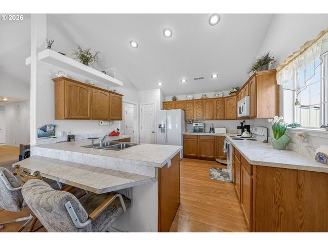 101 PLEASANT VIEW Loop, Roseburg, OR 97471