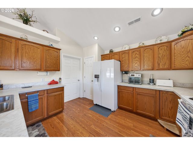 101 PLEASANT VIEW Loop, Roseburg, OR 97471