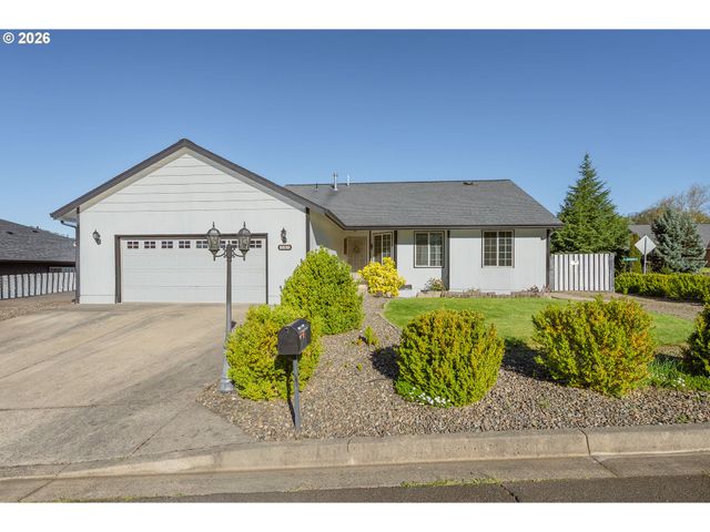 101 PLEASANT VIEW Loop, Roseburg, OR 97471