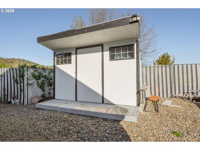 101 PLEASANT VIEW Loop, Roseburg, OR 97471