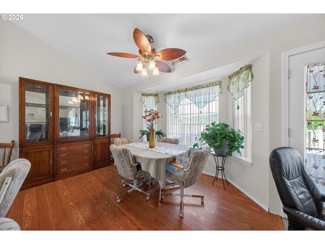 101 PLEASANT VIEW Loop, Roseburg, OR 97471