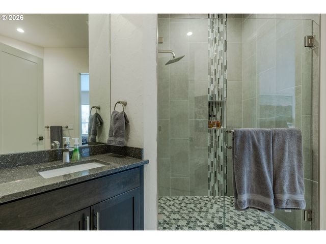 3540 WALTON Ln, Eugene, OR 97408