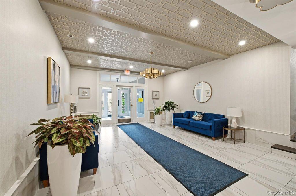 90 Schenck 3M, Great Neck, NY 11021 — photo 2