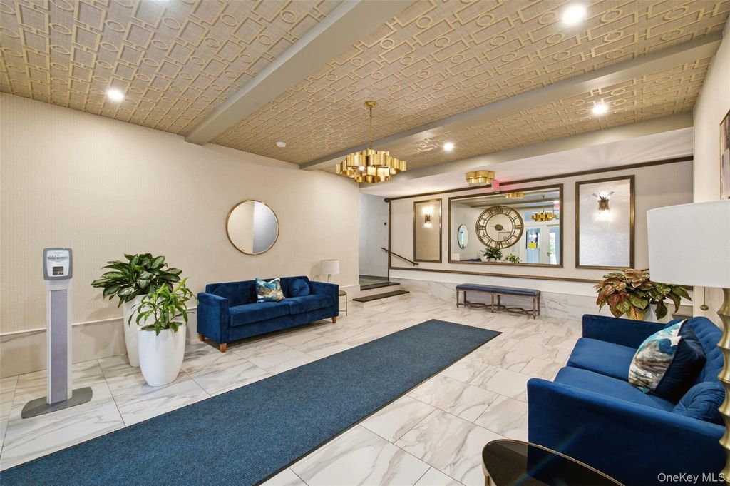 90 Schenck 3M, Great Neck, NY 11021 — photo 3
