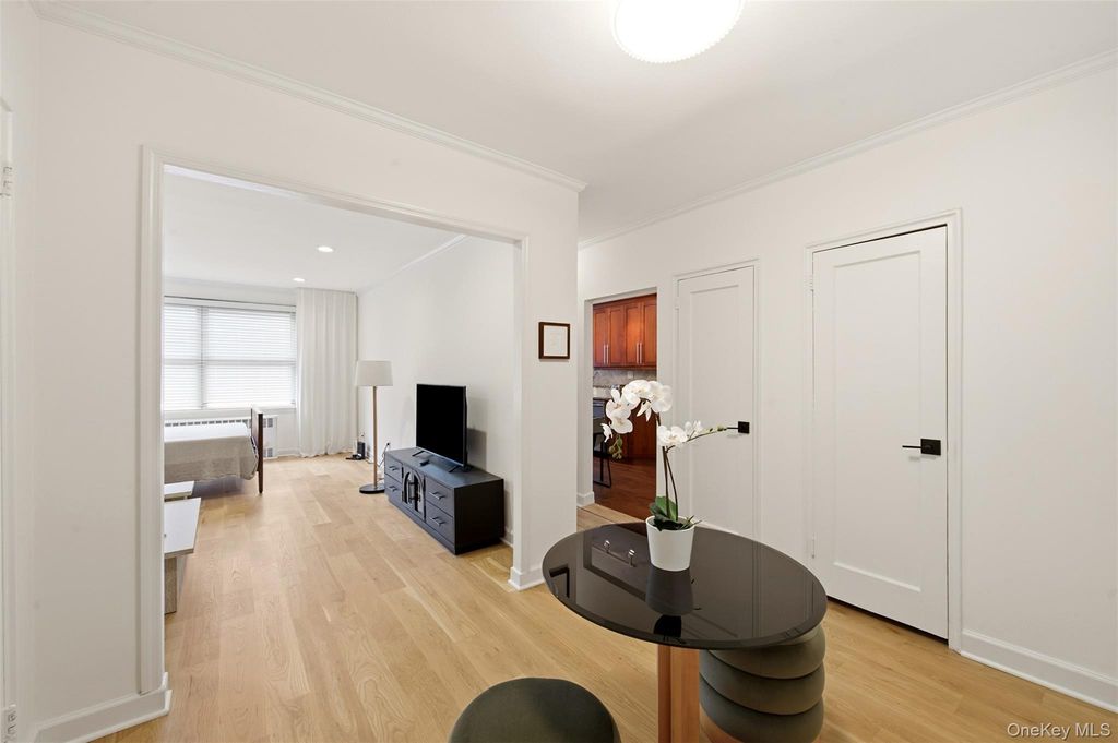 90 Schenck 3M, Great Neck, NY 11021 — photo 4