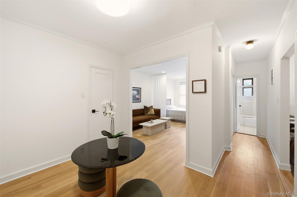 90 Schenck 3M, Great Neck, NY 11021 — photo 5