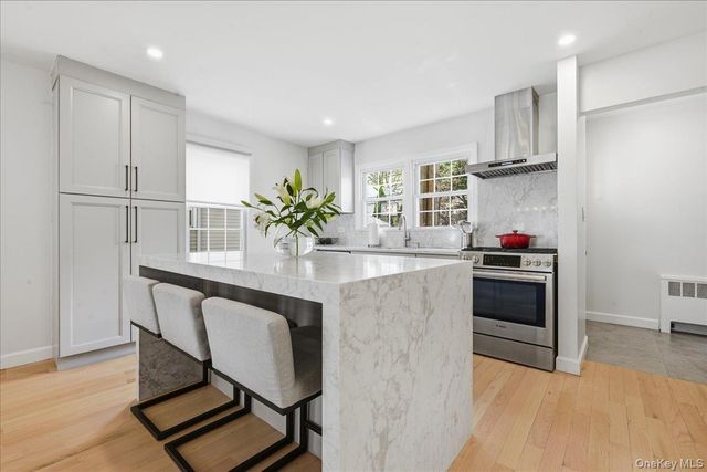 8 Bayberry Avenue, Garden City, NY 11530