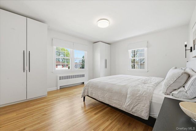 8 Bayberry Avenue, Garden City, NY 11530