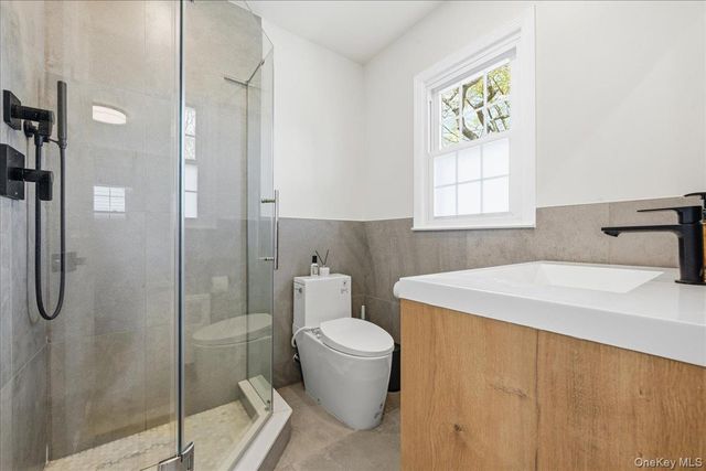 8 Bayberry Avenue, Garden City, NY 11530