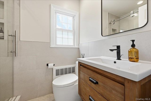 8 Bayberry Avenue, Garden City, NY 11530