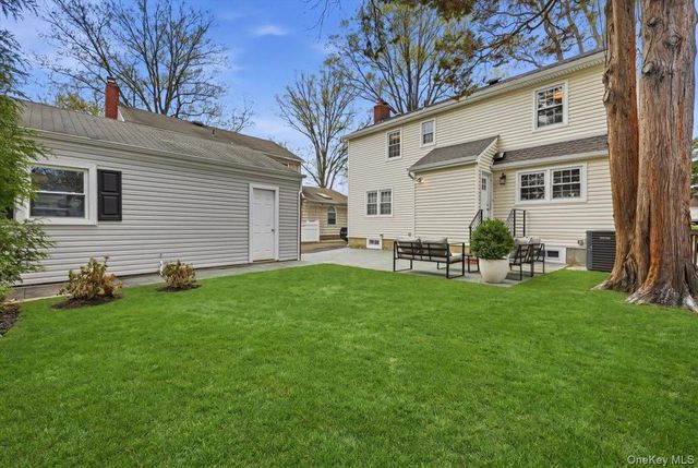 8 Bayberry Avenue, Garden City, NY 11530