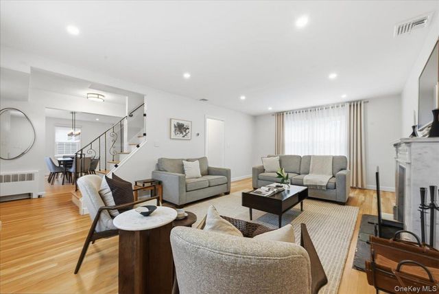 8 Bayberry Avenue, Garden City, NY 11530