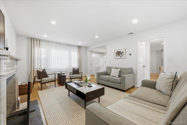 8 Bayberry Avenue, Garden City, NY 11530