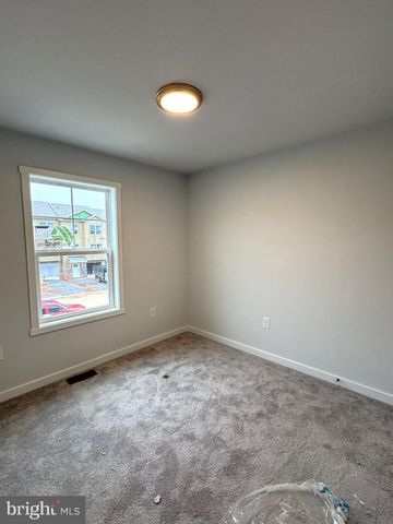 144 OLGA DR, Martinsburg, WV 25403