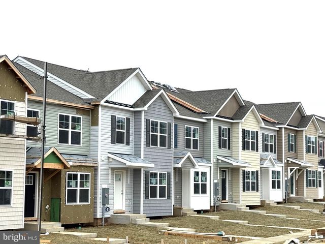 144 OLGA DR, Martinsburg, WV 25403