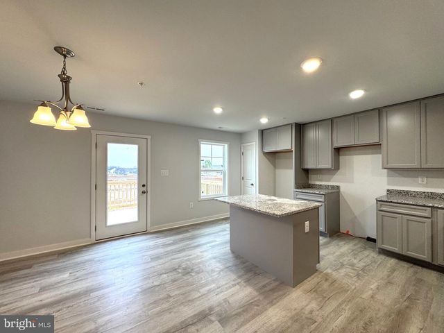 144 OLGA DR, Martinsburg, WV 25403