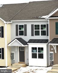 144 OLGA DR, Martinsburg, WV 25403