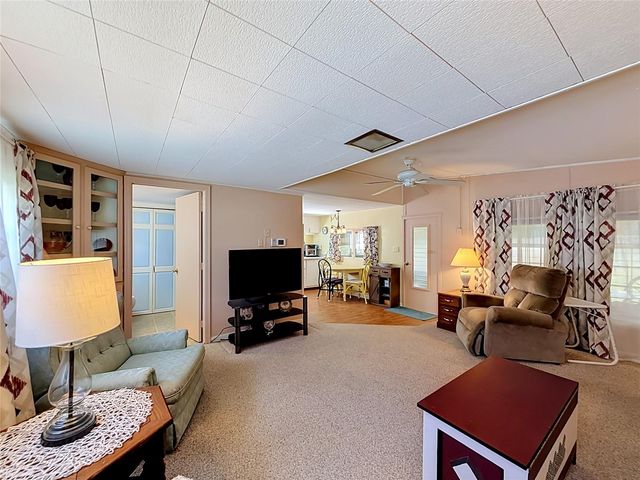 1521 LAKEVIEW DRIVE, Tavares, FL 32778