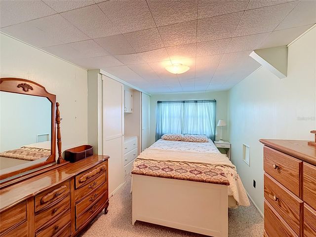 1521 LAKEVIEW DRIVE, Tavares, FL 32778