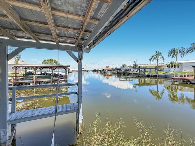 1521 LAKEVIEW DRIVE, Tavares, FL 32778