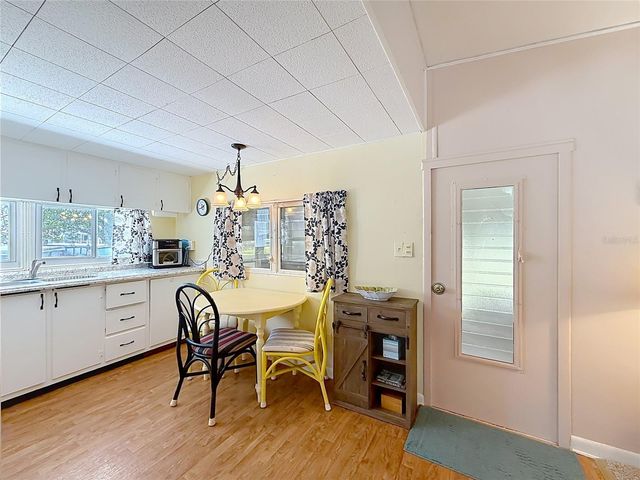 1521 LAKEVIEW DRIVE, Tavares, FL 32778