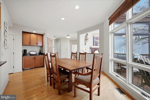 1156 EAGLES NEST LN, Harpers Ferry, WV 25425