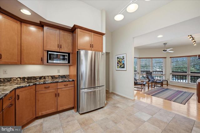 1156 EAGLES NEST LN, Harpers Ferry, WV 25425