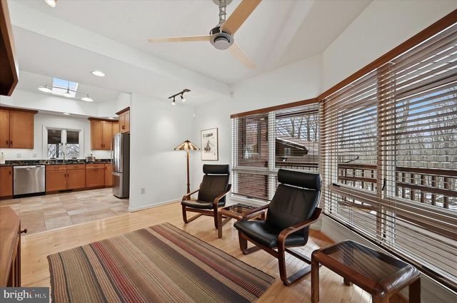 1156 EAGLES NEST LN, Harpers Ferry, WV 25425