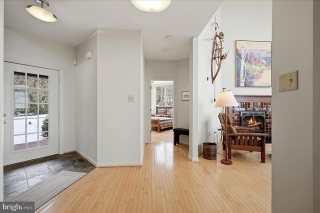 1156 EAGLES NEST LN, Harpers Ferry, WV 25425