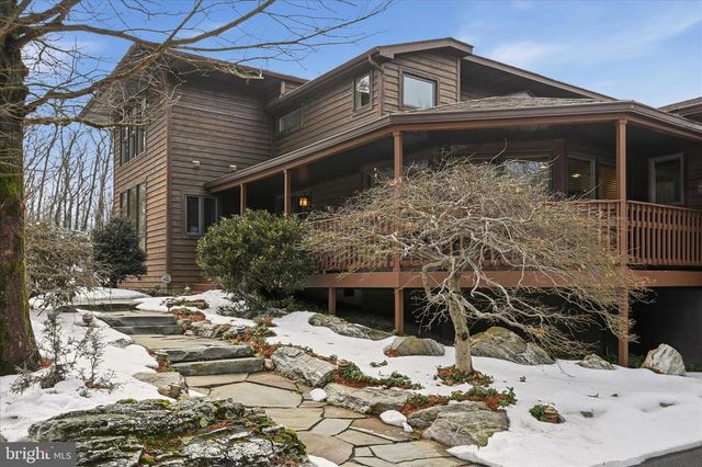 1156 EAGLES NEST LN, Harpers Ferry, WV 25425