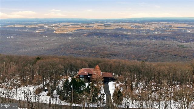 1156 EAGLES NEST LN, Harpers Ferry, WV 25425