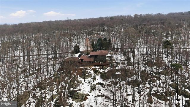 1156 EAGLES NEST LN, Harpers Ferry, WV 25425