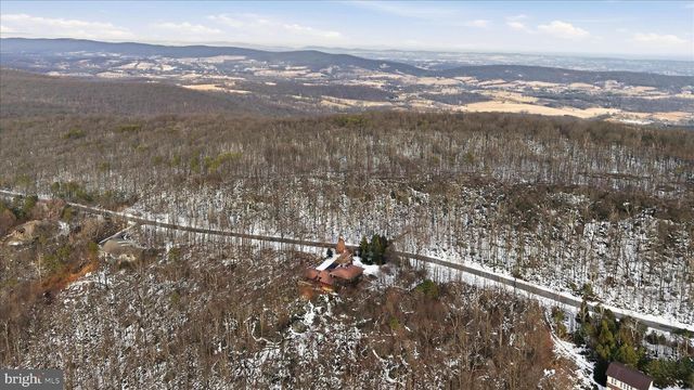 1156 EAGLES NEST LN, Harpers Ferry, WV 25425