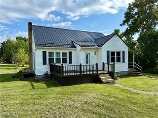 200 Cross Street, Hopedale, OH 43976