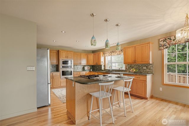 8024 68th Loop SE, Olympia, WA 98513
