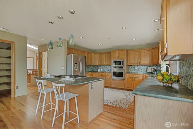 8024 68th Loop SE, Olympia, WA 98513