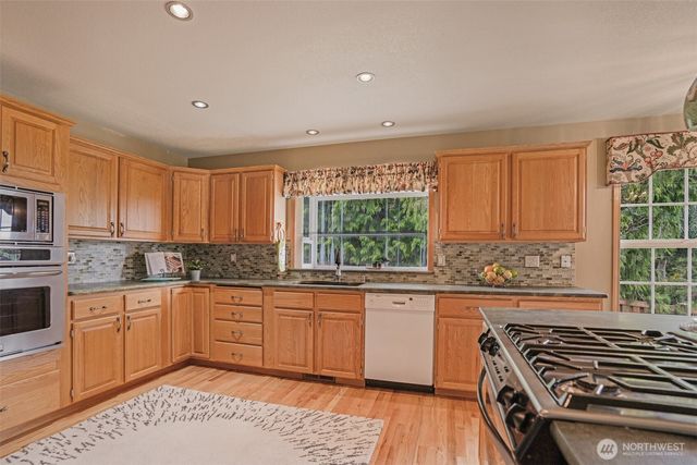 8024 68th Loop SE, Olympia, WA 98513