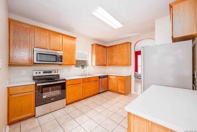 2438 Encino Cedros, San Antonio, TX 78259