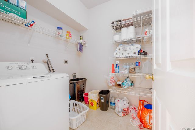 2438 Encino Cedros, San Antonio, TX 78259