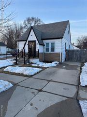 7535 Meadow Avenue, Warren, MI 48091