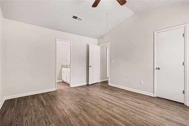 2062 W Morgan's Bluff Court, Lithonia, GA 30058