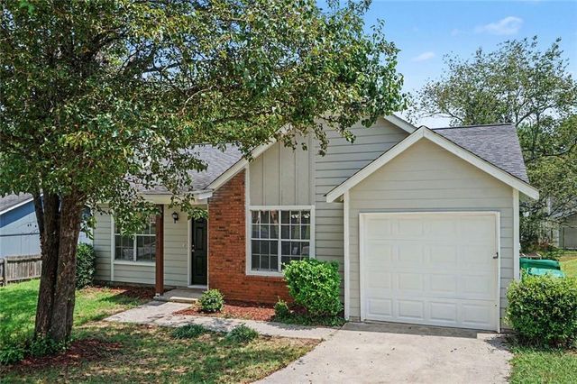 2062 W Morgan's Bluff Court, Lithonia, GA 30058