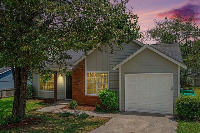 2062 W Morgan's Bluff Court, Lithonia, GA 30058