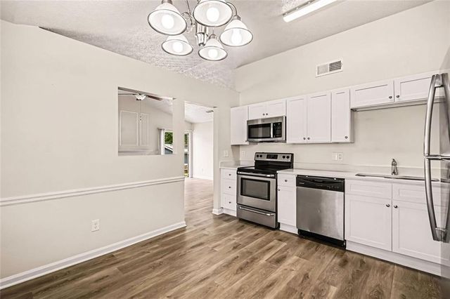 2062 W Morgan's Bluff Court, Lithonia, GA 30058