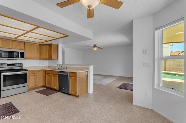 6945 W COLUMBINE Drive, Peoria, AZ 85381