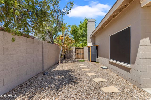 6945 W COLUMBINE Drive, Peoria, AZ 85381