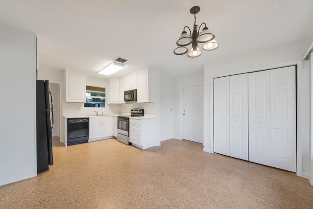 2022 Collier Avenue, Lake Worth, FL 33461