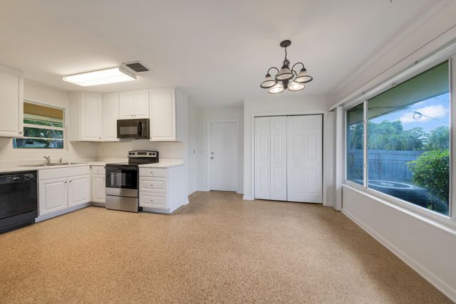 2022 Collier Avenue, Lake Worth, FL 33461