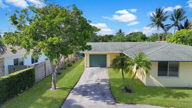 2022 Collier Avenue, Lake Worth, FL 33461