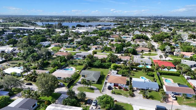 2022 Collier Avenue, Lake Worth, FL 33461